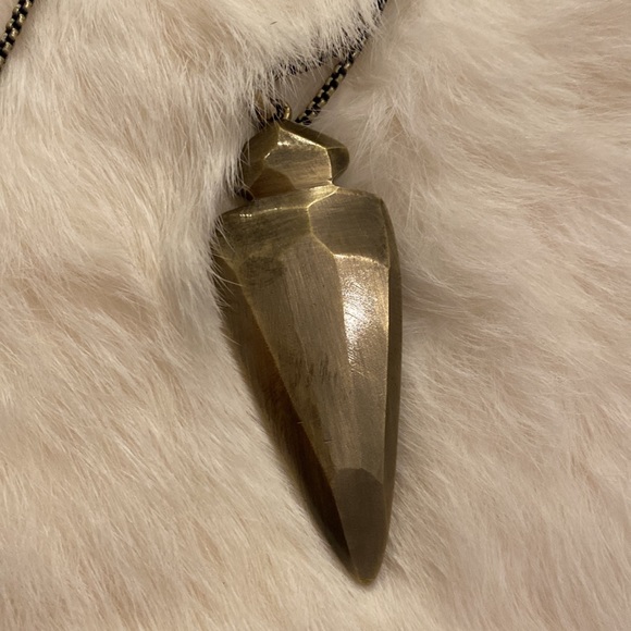 Kendra Scott Staley Arrowhead necklace- great for Kansas City Chiefs fans! - Picture 4 of 6